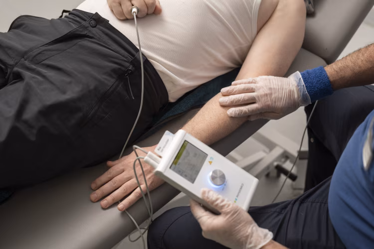 Tiefenoszillation nach Schlaganfall