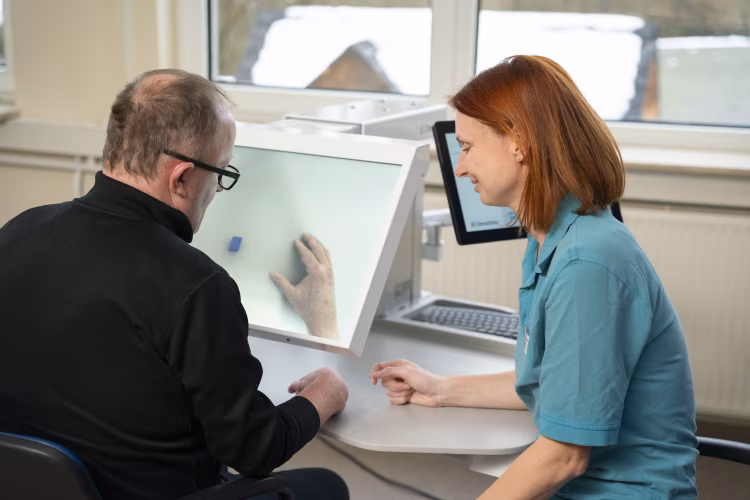 Spiegeltischtherapie