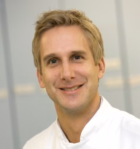 Dr. Daniel Veit