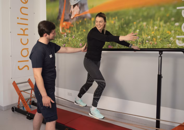 Die doppelte Slackline mit Haltestange