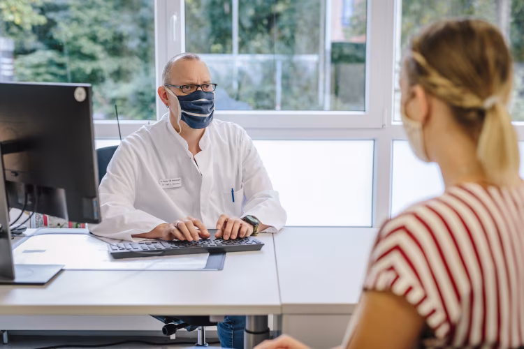 Beratung mit Masken